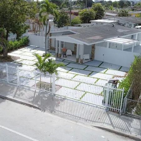 Dream House 4B/2B King Bed Miami Springs, Fl Villa